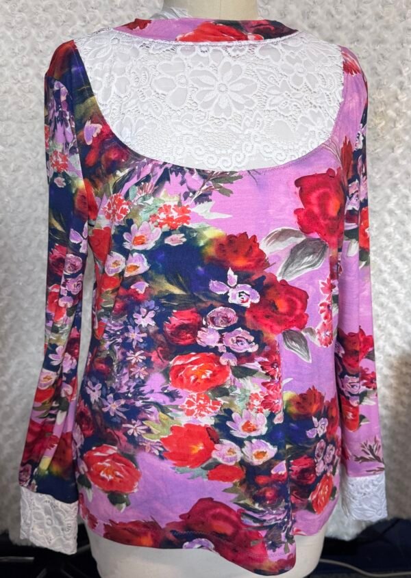 IMG_8923 Women's floral and lace color block top